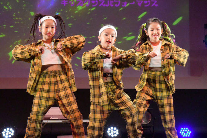 ダンスで寒さに負けない身体づくりを！の写真
