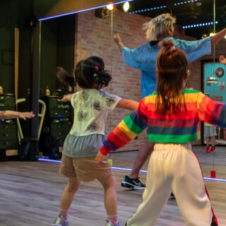 川崎でダンスを始めるなら？初心者がダンススクールを探す前に知っておきたい基本を紹介の写真