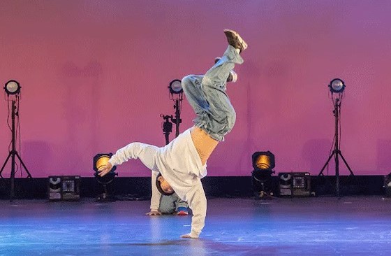 ダンスは人間が幸せになるための近道！？の写真