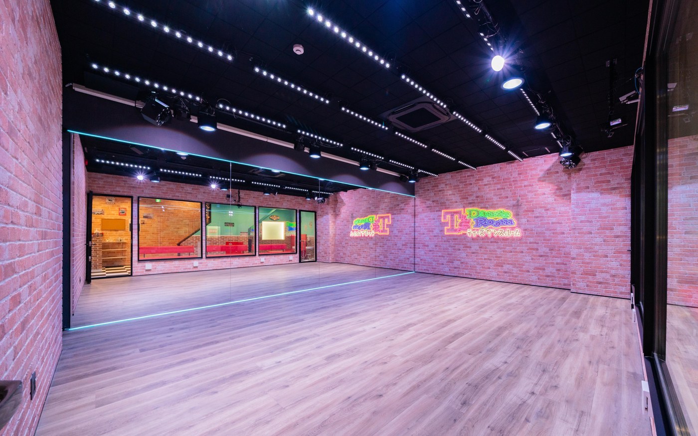 T's Dance Room 鹿島田校のスタジオ