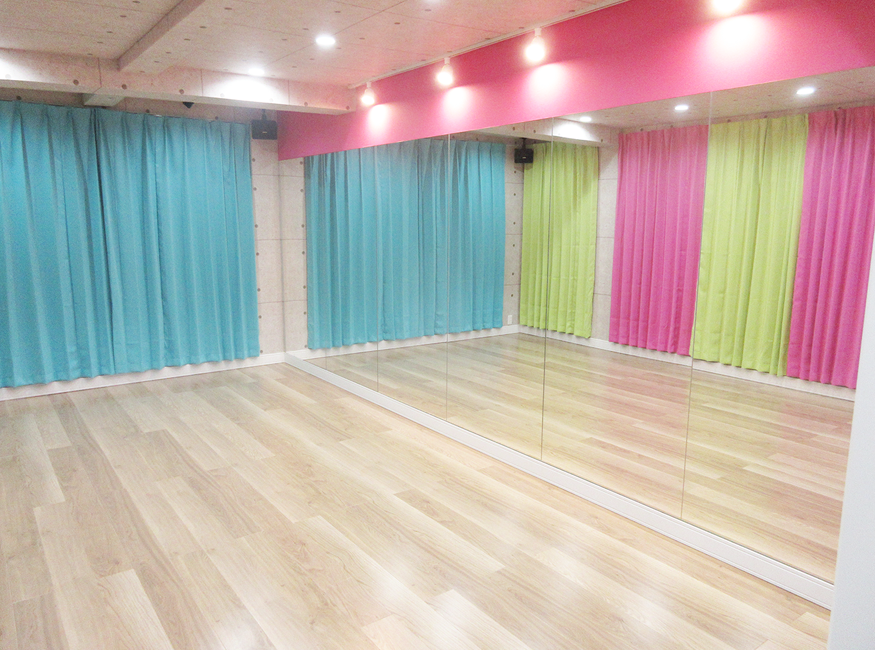 川崎市鹿島田商店街「ティーズダンスルーム」防音、断熱構造